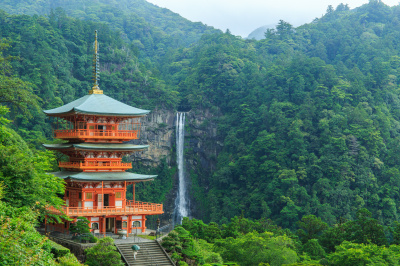 All of the sights of Nachi Falls in one place! The best of the Kumano Kodo trail, treats and stays for your journey to nirvana