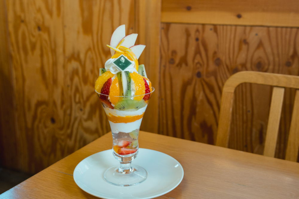 The fruit parlor serves parfaits and sandwiches made with those seasonal fruits. The number-one feature in July and August is peach parfait.