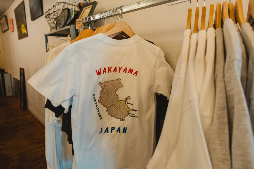 Here we found embroidered T-Shirts featuring designs inspired by the Kumano Kodo, Yatagarasu, and more.