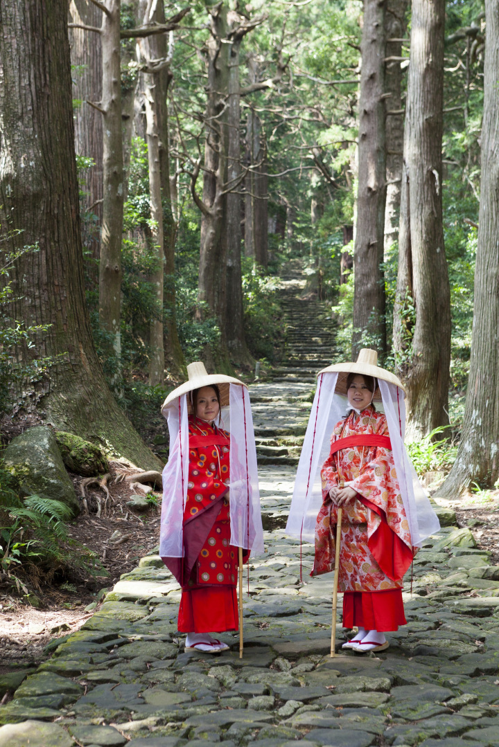Heian-Period Costume Experience