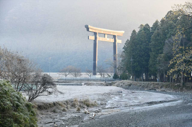 Winter in Kumano: Beautiful Silver Snowscapes